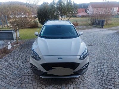 Usata Ford Focus Active 182 CV (133 kW) 2019 Bianco Station wagon
