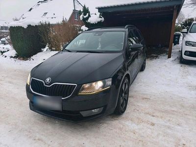 Schwarz Gebraucht 2013 Skoda Octavia Kombi | 11.999 € (Teuer)