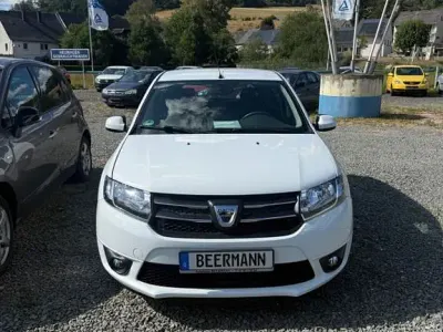 Gebraucht Dacia Sandero Lauréate 75 PS (55 kW) 2013 Weiß Limousine