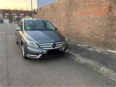 Mercedes B200