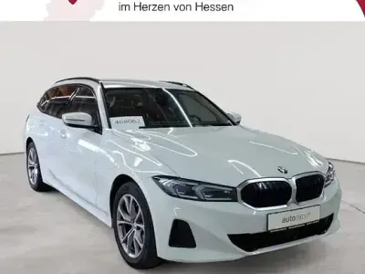 Gebraucht BMW 320 Sport Line 190 PS (139 kW) 2023 Alpinweiß Kombi
