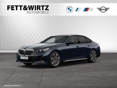 Neu BMW 530e M Sport 299 PS (219 kW) 2026 Carbonschwarz metallic Limousine