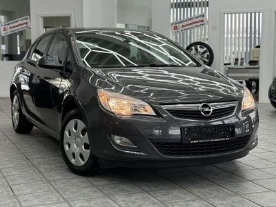 Usata Opel Astra Design Edition 87 CV (63 kW) 2012 Grigio Berlina