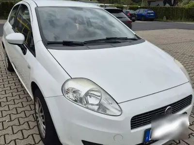 Gebraucht Fiat Punto 77 PS (56 kW) 2009 Weiß Kleinwagen