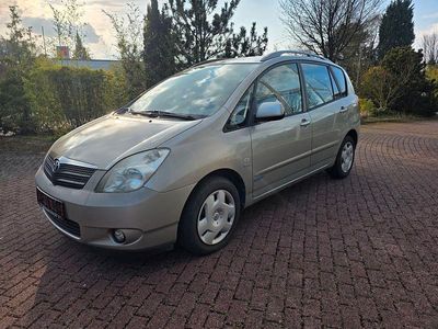 Gebraucht Toyota Corolla Verso 110 PS (80 kW) 2002 Silber Van / Kleinbus