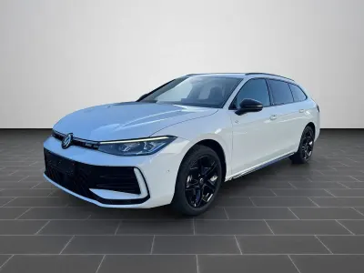 Gebraucht VW Passat Pro 150 PS (110 kW) 2026 Pure white uni Kombi