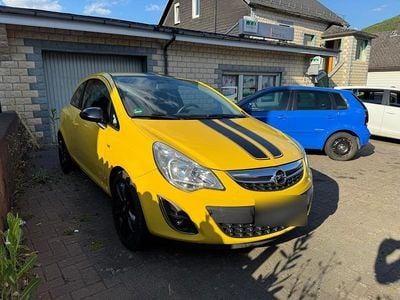 Gebraucht Opel Corsa Color Edition 101 PS (74 kW) 2012 Gelb Kleinwagen