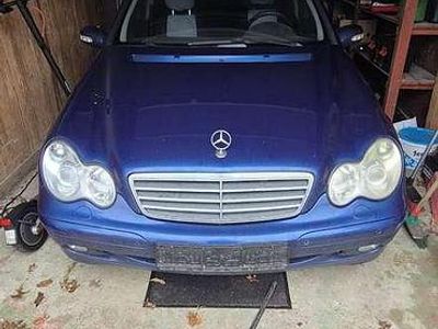 Second-hand Mercedes 220 Classic 170 CP (125 kW) 2003