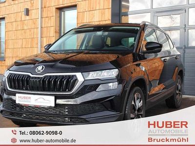 Black magic metallic (1z) Neu 2025 Skoda Karoq SportLine SUV | 34.290 € (Superpreis)