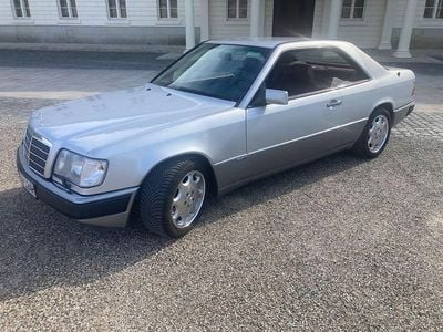 Second-hand Mercedes E320 Sportline 220 CP (161 kW) 1993 Argintiu Coupe