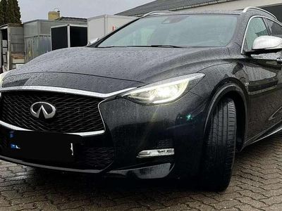Gebraucht Infiniti Q30 Sport Tech 211 PS (155 kW) 2016 Schwarz Limousine