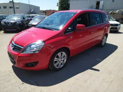 Gebraucht Opel Zafira Innovation 125 PS (91 kW) 2010 Rot Van / Kleinbus
