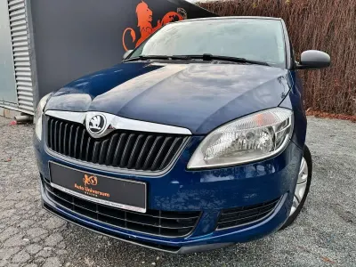 Używany Skoda Fabia 60 KM (44 kW) 2015 Niebieski Sedan/Limuzyna