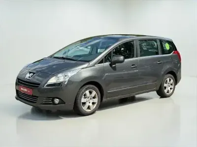 Gebraucht Peugeot 5008 Active 156 PS (114 kW) 2012 Grau Van / Kleinbus