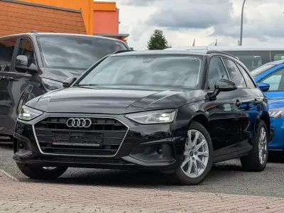 Gebraucht Audi A4 150 PS (110 kW) 2022 Mythosschwarz metallic Kombi
