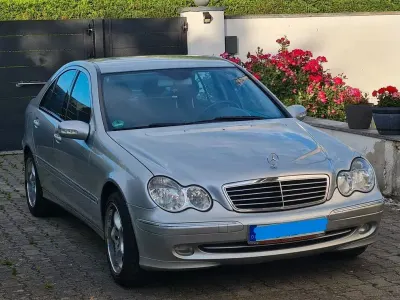 Gebraucht Mercedes C320 Avantgarde 218 PS (160 kW) 2004 Grau Limousine