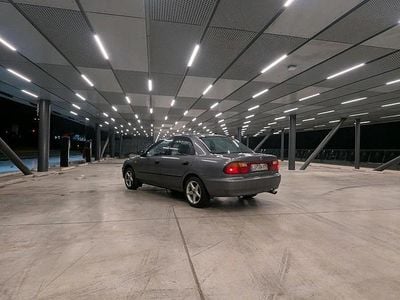 Grau Gebraucht 1994 Mazda 323S Limousine | 1.100 €