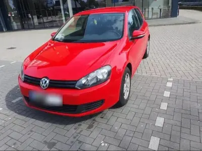 Gebraucht VW Golf VI 80 PS (58 kW) 2009 Rot Limousine