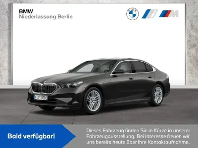 Gebraucht BMW 550e Sport Line 489 PS (359 kW) 2024 Grau Limousine