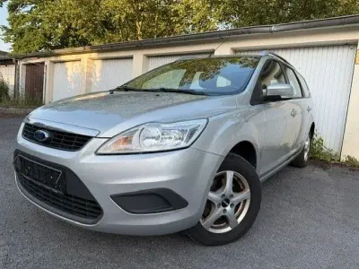 Gebraucht Ford Focus Style 101 PS (74 kW) 2010 Silber Kombi