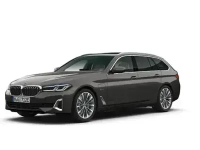 Usata BMW 530e Luxury Line 292 CV (214 kW) 2023 Grigio Station wagon