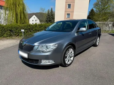Używany Skoda Superb 160 KM (117 kW) 2012 Szary Sedan/Limuzyna