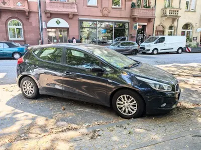 Gebraucht Kia Ceed Edition 7 99 PS (72 kW) 2014 Schwarz Kleinwagen