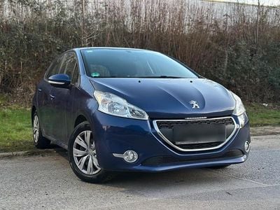 Blau Gebraucht 2013 Peugeot 208 Kleinwagen | 4.200 € (Fairer Preis)