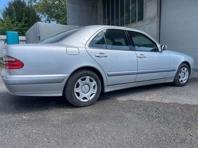 Mercedes E240