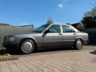 Gebraucht Mercedes 190 132 PS (97 kW) 1990 Grau Limousine