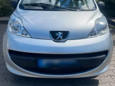 Gebraucht Peugeot 107 68 PS (50 kW) 2006 Silber Kleinwagen