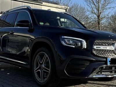 Mercedes GLB220