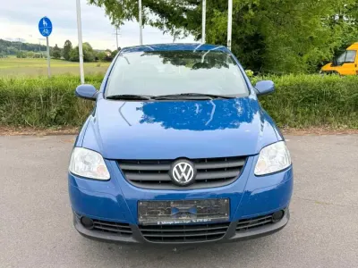 Używany VW Fox 54 KM (39 kW) 2005 Niebieski Hatchback