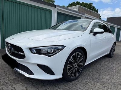 Gebraucht Mercedes CLA200 Shooting Brake 150 PS (110 kW) 2022 Weiß Kombi