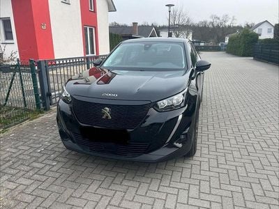 Second-hand Peugeot 2008 Signature Sky 102 CP (75 kW) 2020 SUV