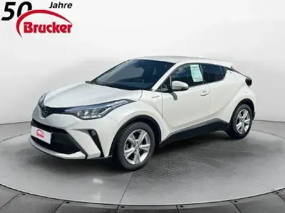 Gebraucht Toyota C-HR Team 184 PS (135 kW) 2020 White pearl cs SUV