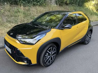 Neu Toyota Aygo X Sport 116 PS (85 kW) 2026 Gelb SUV