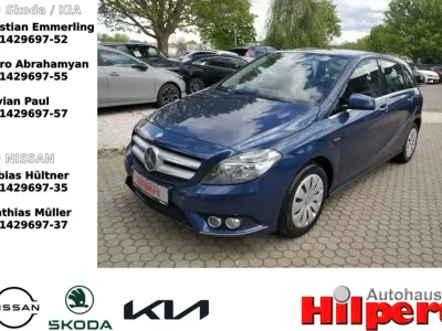 Gebraucht Mercedes B180 122 PS (89 kW) 2012 Blau Kleinwagen