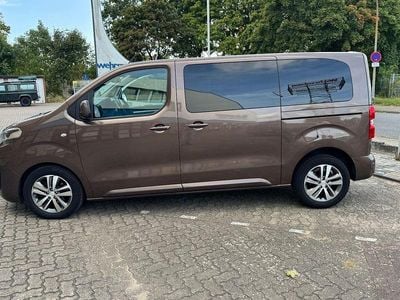 Peugeot Traveller