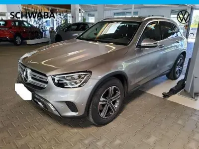 Używany Mercedes GLC200 197 KM (144 kW) 2021 Srebrny SUV