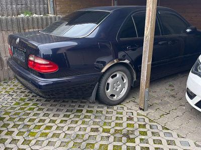 Mercedes E220