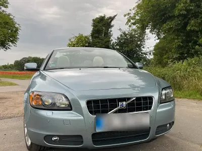 Usata Volvo C70 220 CV (161 kW) 2006 Blu Cabrio