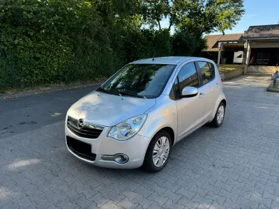 Gebraucht Opel Agila 86 PS (63 kW) 2010 Silber Kleinwagen