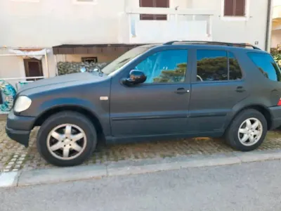 Gebraucht Mercedes ML320 218 PS (160 kW) 2000 Schwarz SUV