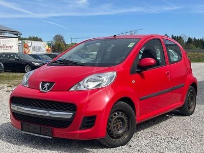 Usata Peugeot 107 Filou 68 CV (50 kW) 2010 Rosso Utilitaria