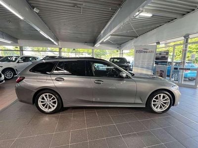 Gebraucht BMW 320 Sport Line 190 PS (139 kW) 2023 Skyscraper grau Kombi