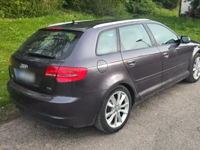 Usata Audi A3 Ambiente 105 CV (77 kW) 2012 Viola Utilitaria