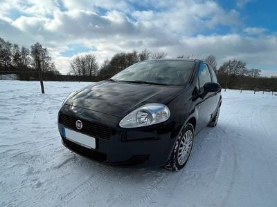 Gebraucht Fiat Grande Punto 69 PS (50 kW) 2013 Schwarz Kleinwagen