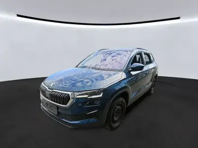 Gebraucht Skoda Karoq Style 150 PS (110 kW) 2023 Lavablau metallic (metallic) SUV