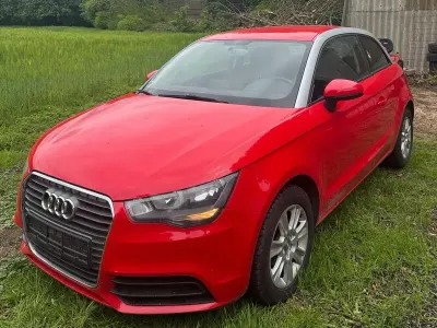 Używany Audi A1 85 KM (62 kW) 2011 Czerwony Hatchback
